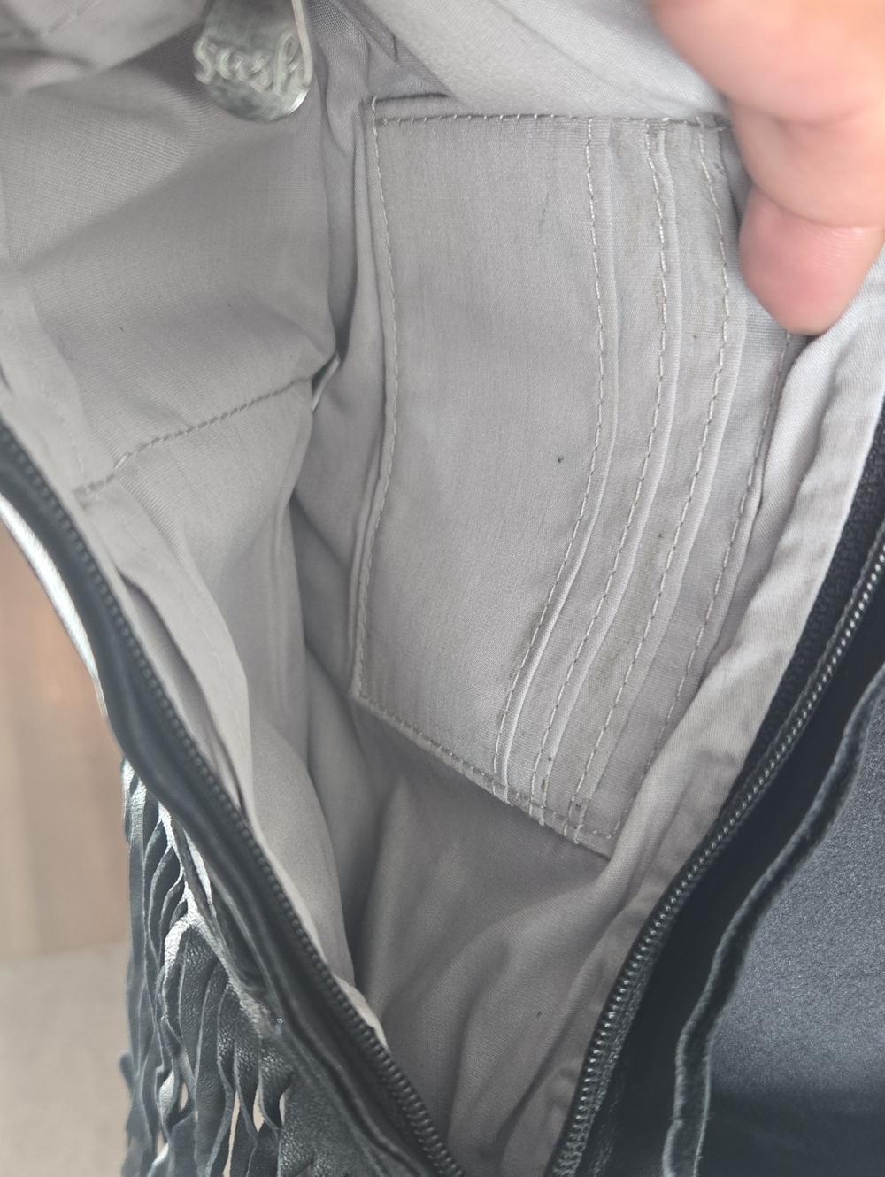 SASH 100% Genuine Leather Black Fringe Travel Bag With RFID Protection - Picture 7 of 16